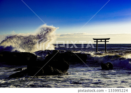 Oarai Isosaki Shrine Wave Splash 133995224