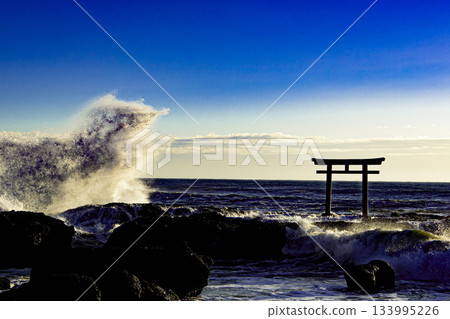 大洗磯崎神社波浪飛濺 大洗磯崎神社波浪飛濺 133995226