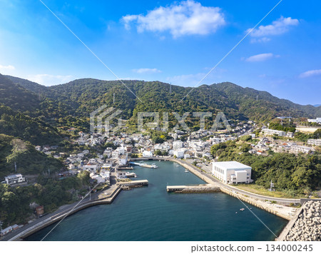 Aerial view of Naraogo, Shinkamigoto Town, Nagasaki Prefecture, taken by drone Aerial view of Naraogo, Shinkamigoto Town, Nagasaki Prefecture, taken by drone 134000245