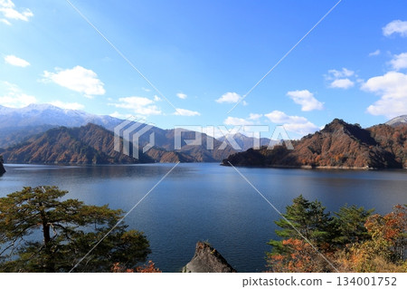 Lake Tagokura in autumn / Tadami Town, Minamiaizu District, Fukushima Prefecture Lake Tagokura in autumn / Tadami Town, Minamiaizu District, Fukushima Prefecture 134001752