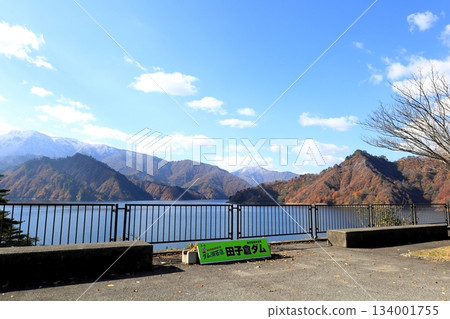 Tagokura Dam in autumn / Tadami Town, Minamiaizu District, Fukushima Prefecture 134001755