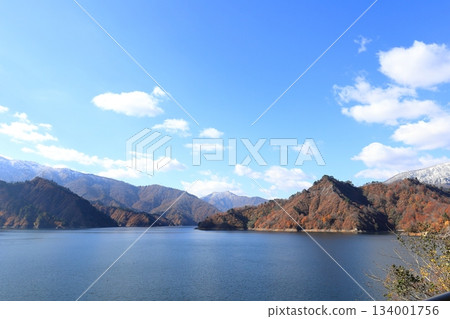 Tagokura Dam in autumn / Tadami Town, Minamiaizu District, Fukushima Prefecture 134001756