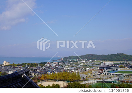 Shiga, Hikone, Hikone Castle, General Sports Park, Isoyama, Lake Biwa, and Nagahama City (northward) seen from the castle tower (late autumn) Shiga, Hikone, Hikone Castle, General Sports Park, Isoyama, Lake Biwa, and Nagahama City (northward) seen from the castle tower (late autumn) 134001866