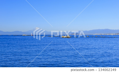 從葉山海岸眺望富士山 134002149