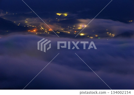 Dawn scenery in Tono City, Iwate Prefecture 134002154