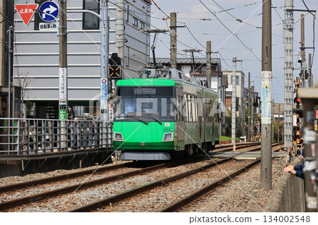 東急世田谷線列車行駛中的景色 東急世田谷線列車行駛中的景色 134002548