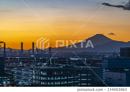 Mount Fuji as seen from Higashi-Ogishima in Kawasaki City 134003063