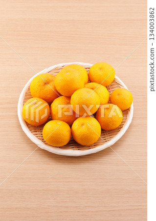 新鮮的香櫞 134003862