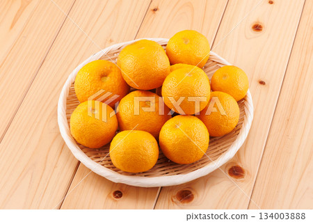 新鮮的香櫞 134003888