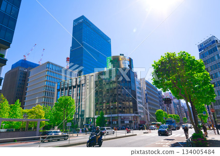 [Tokyo] Around Shimbashi Station in the morning in May 134005484