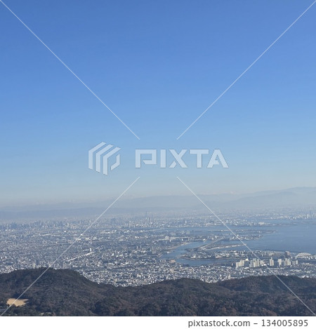 從六甲山眺望神戶市。 從六甲山眺望神戶市。 134005895