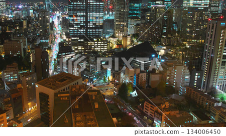 從東京鐵塔俯瞰港區(芝公園、麻布台和神谷町地區)夜景。城市景觀(2023年12月) 從東京鐵塔俯瞰港區(芝公園、麻布台和神谷町地區)夜景。城市景觀(2023年12月) 134006450