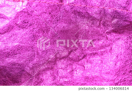 鮮豔的粉紅色金屬質感和縫線 鮮豔的粉紅色金屬質感和縫線 134006814