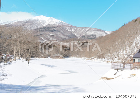 Lake Chojo in midwinter 134007375