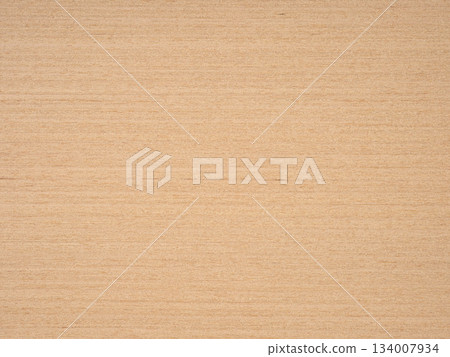 Warm sandy hues and soft grain patterns elegantly pronounce the natural beauty of this oak wood veneer 134007934