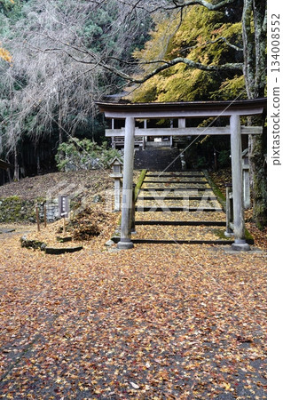 秋日前往吉野奧仙本金峰神社的路上的景色 134008552