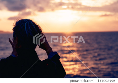 Dramatic sunset sky and seascape Dramatic sunset sky and seascape 134008596