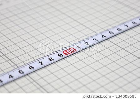 用捲尺測量長度 134009593