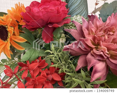 紅色人造花束 紅色人造花束 134009749