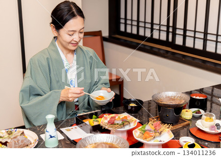 Women's Trip Onsen Ryokan Meal Scene Women's Trip Onsen Ryokan Meal Scene 134011236