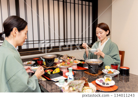 Women's Trip Onsen Ryokan Meal Scene Women's Trip Onsen Ryokan Meal Scene 134011243