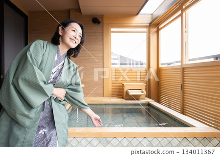 Girls' trip, hot spring inn, accommodation room scene 134011367