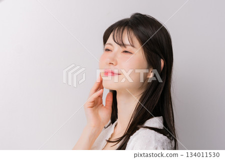 Women beauty Women beauty 134011530