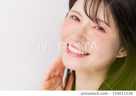 Women beauty Women beauty 134011536