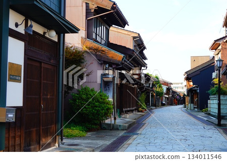 View of the Kanayamachi streetscape in Takaoka City, Toyama Prefecture View of the Kanayamachi streetscape in Takaoka City, Toyama Prefecture 134011546