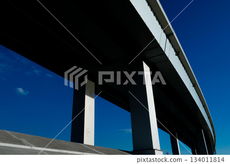 Expressway and embankment under the blue sky Expressway and embankment under the blue sky 134011814
