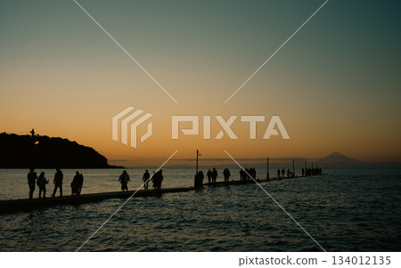 千葉縣原岡碼頭的日落 千葉縣原岡碼頭的日落 134012135