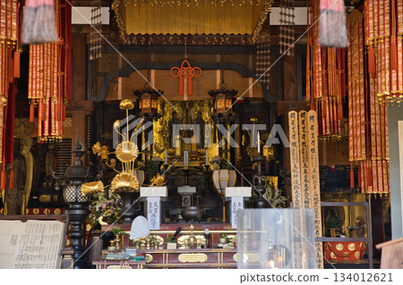 Ogurayama Nison-in Temple: The solemn atmosphere of the main hall 3 134012621
