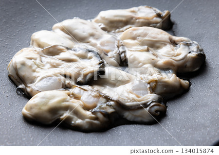來自三陸的美味生蠔 來自三陸的美味生蠔 134015874