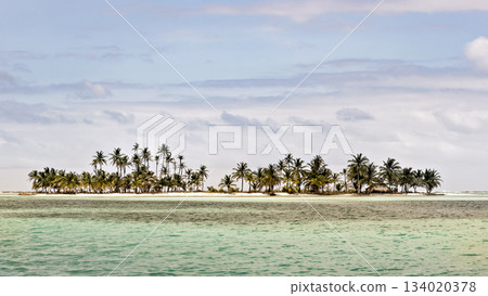 Beautiful San Blas island at politically autonomous Guna territory in Panama. Beautiful San Blas island at politically autonomous Guna territory in Panama. 134020378