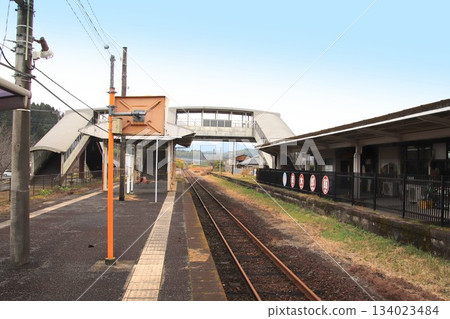 JR九州久津線栗野站月台景觀 134023484