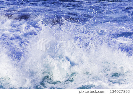 Wave image Wave image 134027893