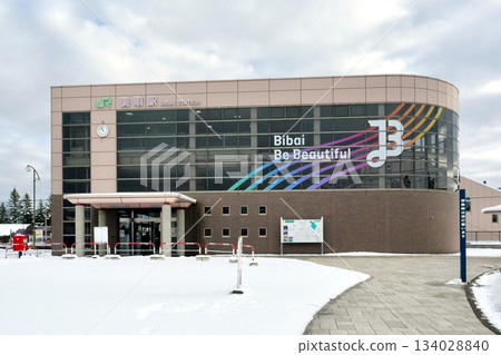 十二月白白站白雪皚皚 十二月白白站白雪皚皚 134028840