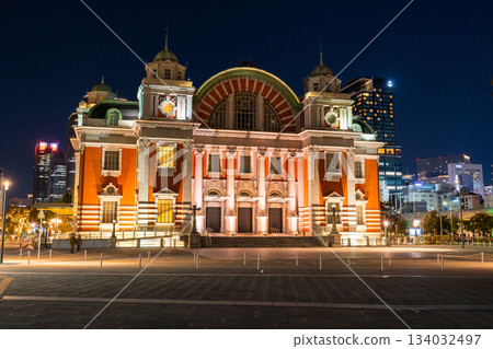 大阪府：大阪市中央公會堂和中之島的夜景 134032497