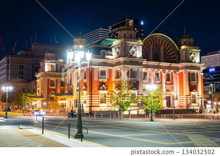 大阪府:大阪市中央公會堂和中之島的夜景 大阪府:大阪市中央公會堂和中之島的夜景 134032502
