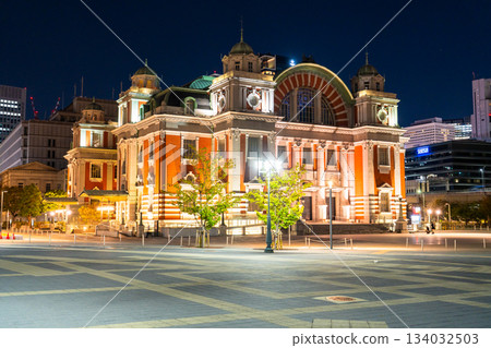 大阪府：大阪市中央公會堂和中之島的夜景 134032503