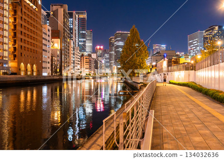 <大阪府> 中之島和大阪市中心夜景 <大阪府> 中之島和大阪市中心夜景 134032636