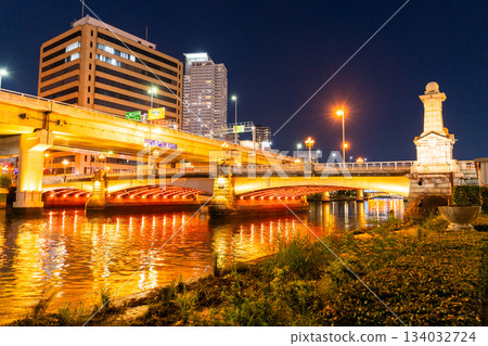大阪府:難波橋、中之島夜景 大阪府:難波橋、中之島夜景 134032724