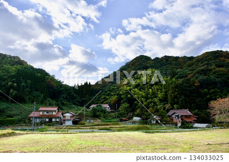 Autumn in Sanin: Rural scenery in Shimane Autumn in Sanin: Rural scenery in Shimane 134033025