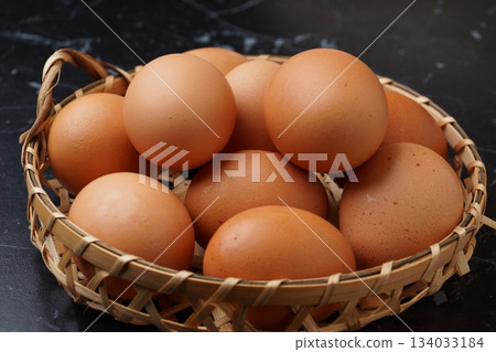 Fresh eggs 134033184