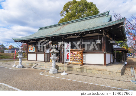 晴朗日子裡的郡山城遺址公園柳澤神社(奈良縣大郡山市) 晴朗日子裡的郡山城遺址公園柳澤神社(奈良縣大郡山市) 134037663