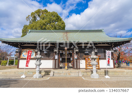 晴朗日子裡的郡山城遺址公園柳澤神社（奈良縣大郡山市） 134037667