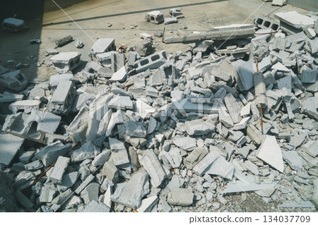 dismantling, demolition work, scene of dismantling 134037709