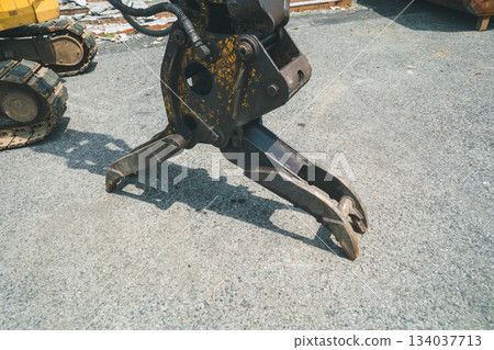 dismantling, scene of dismantling, demolition work 134037713