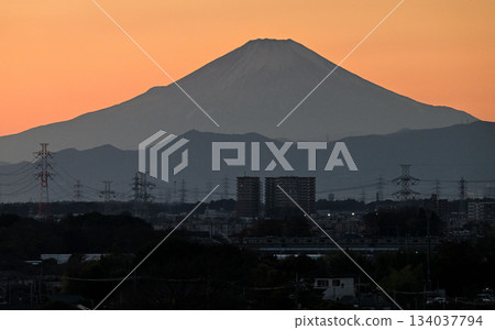 Mount Fuji and the Sotetsu Izumino Line at dusk 134037794