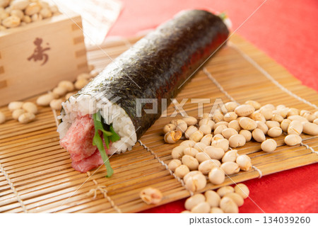 Delicious ehomaki and Setsubun background 134039260